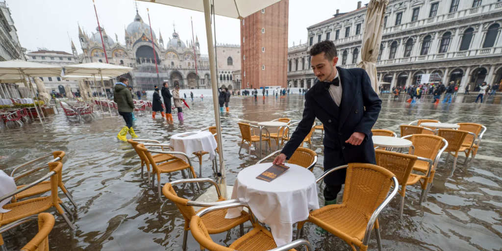 Venice sinking